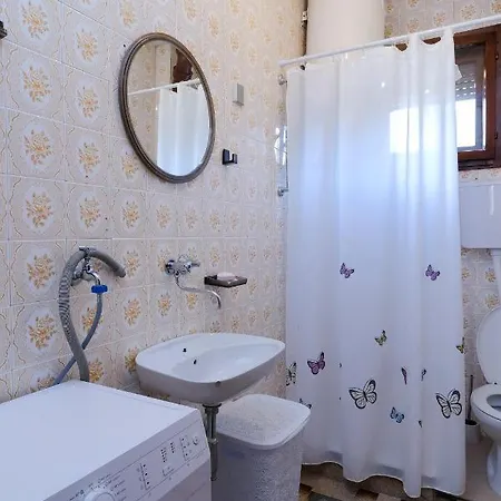 The Cosmic Gate 3 Ferienhaus Biskupici